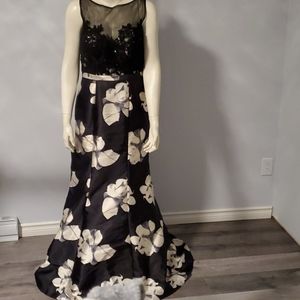 NWOT- Le Château evening dress